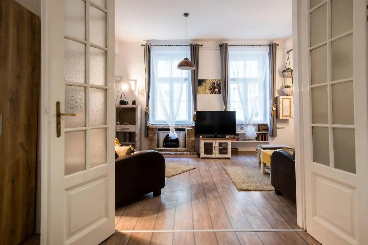 アパート Vintage Style Flat In The Heart Of Buda ブダペスト