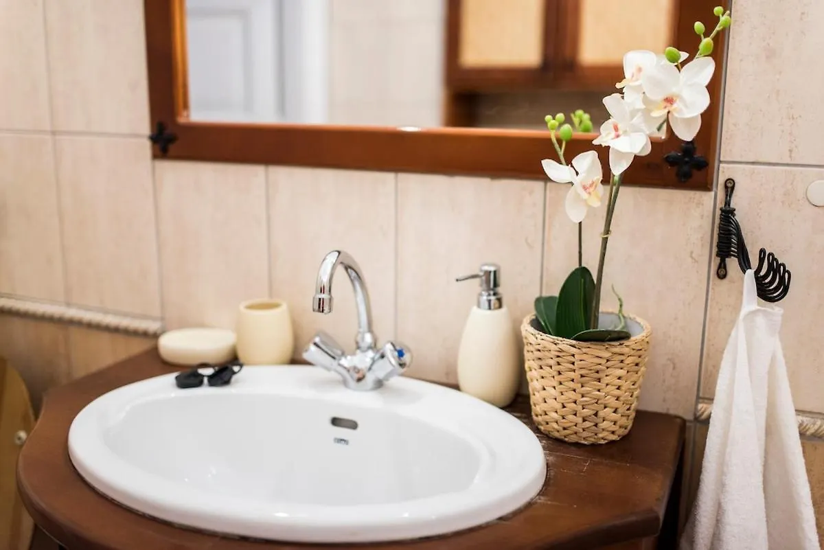 Vintage Style Flat In The Heart Of Buda بودابست 0*,  المجر